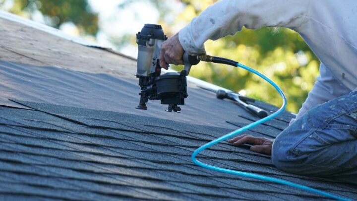 Roof maintenance: Download the complete material on the subject now.