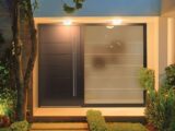 Design Trends: Stylish House Doors with Integrated Side Panels